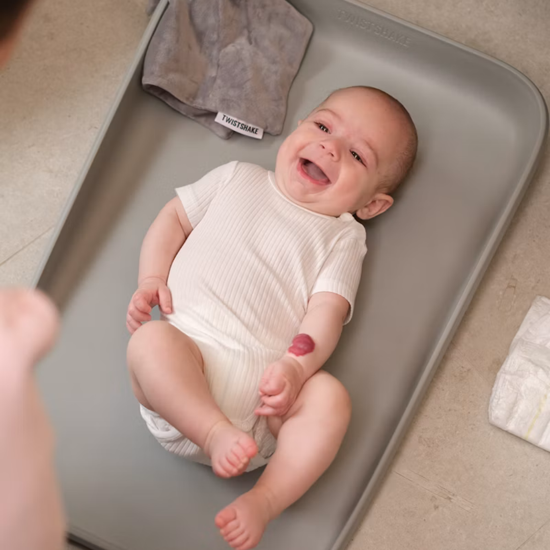 Pack de lujo para baño con asiento + Mudador Twistshake